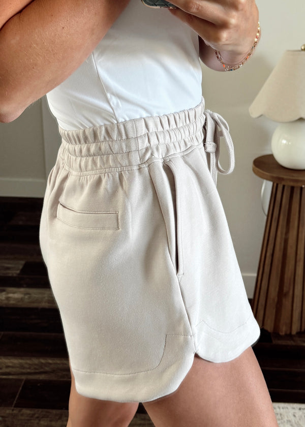 Cloud Tulip Shorts- Mocha Cream