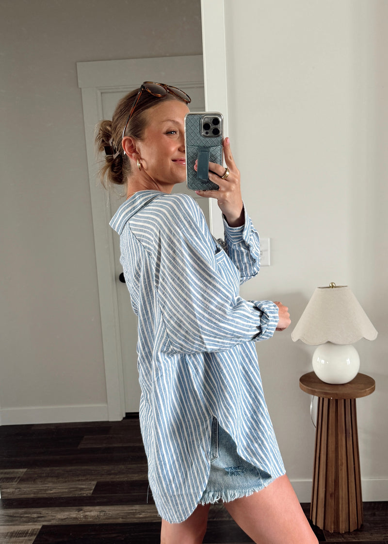 Charleston Linen Button Blouse- Blue